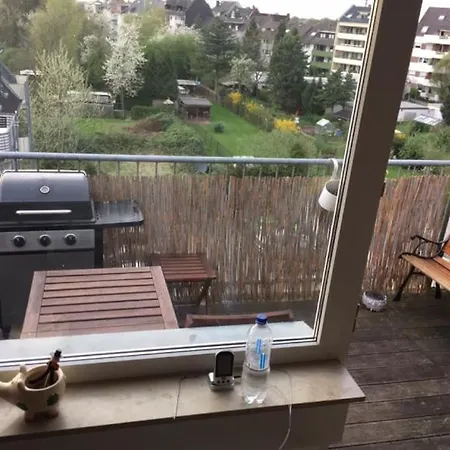 Zwei Mitten In Opladen Leverkusen